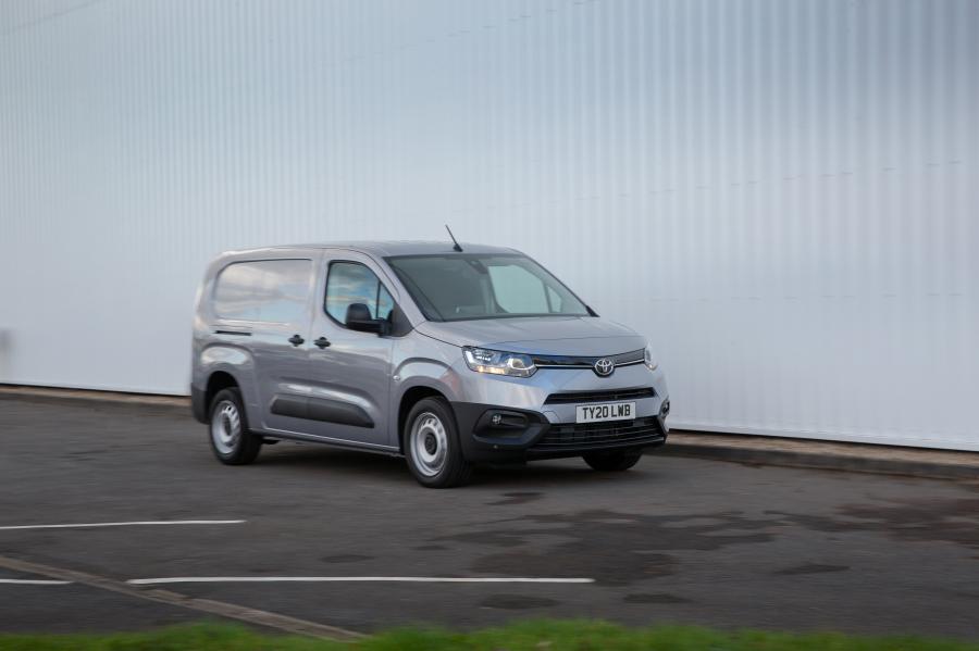  Toyota ProAce City Van LWB 2020 года  (UK) (фото 1 из 22)